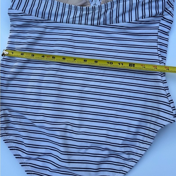 Kona sol size large one piece bathing suit - Picture 5 of 9